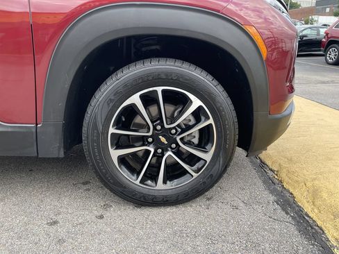 Used 2025 Chevrolet TrailBlazer LT AWD/4WD image 11