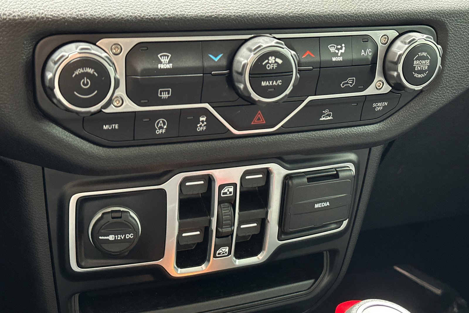 Used 2025 Jeep Gladiator Sport AWD/4WD image 24