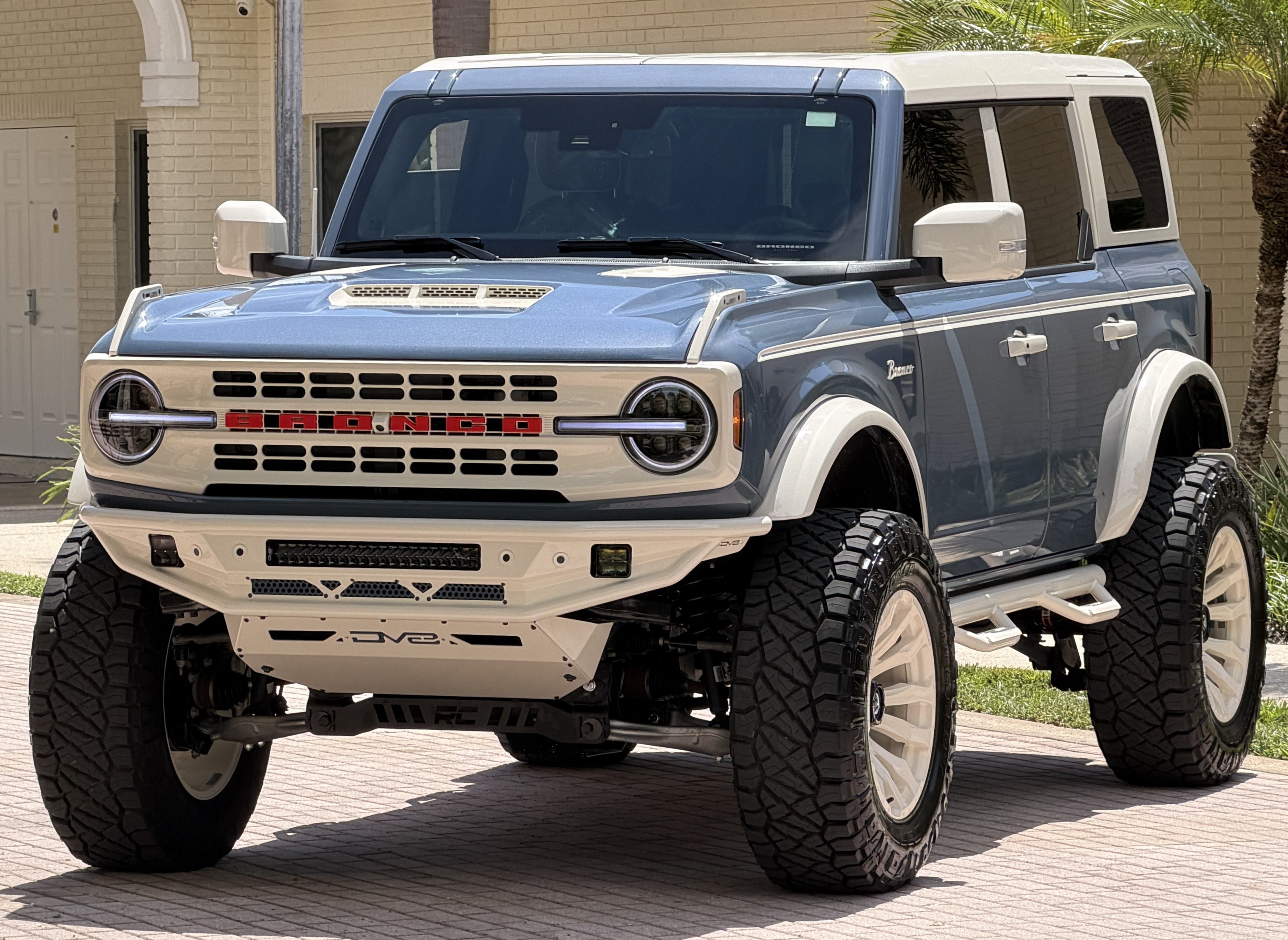 Used 2025 Ford Bronco Outer Banks AWD/4WD image 27