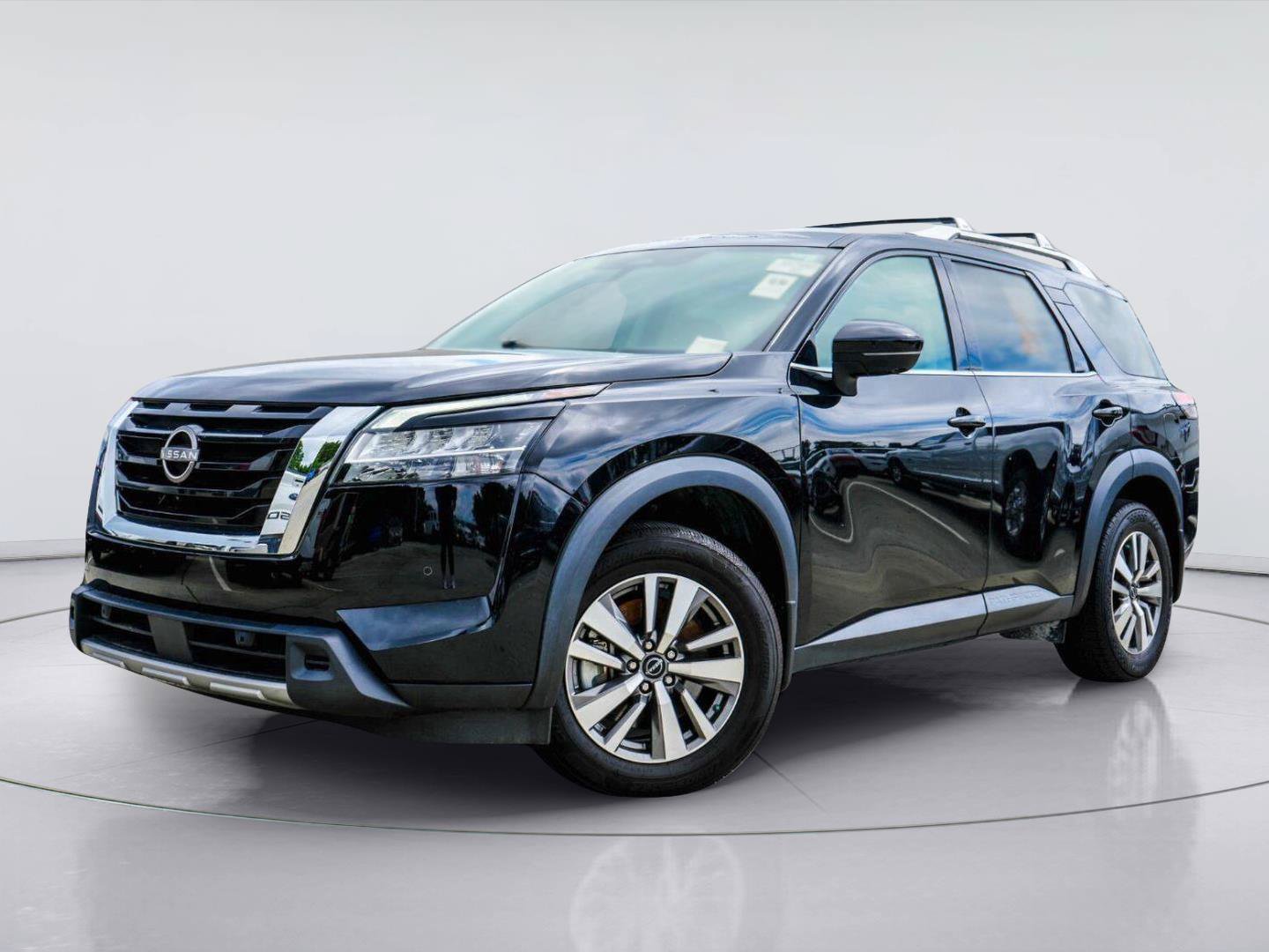 Used 2023 Nissan Pathfinder SL FWD image 1