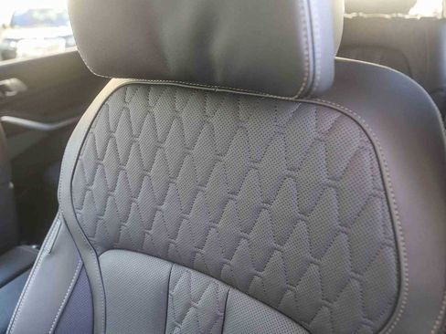 New 2026 BMW X7 M60i image 22