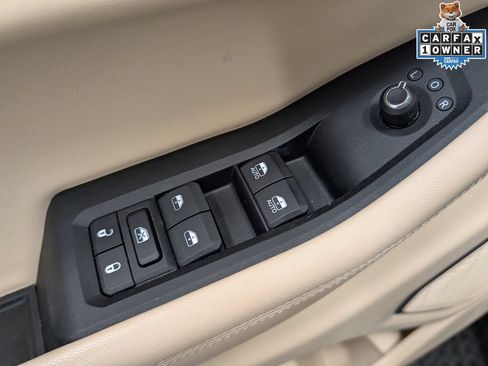 Used 2025 Jeep Grand Cherokee Limited AWD/4WD image 10