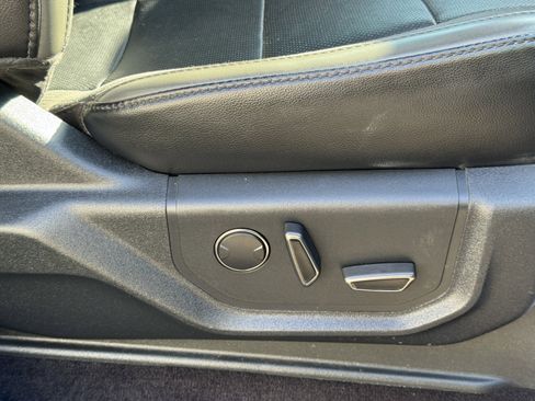 Used 2019 Ford F150 Raptor w/ Equipment Group 802A Luxury image 32