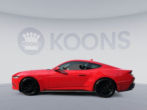 Used 2024 Ford Mustang Coupe RWD image 7