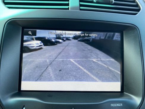 Used 2013 Ford Explorer XLT AWD/4WD image 30