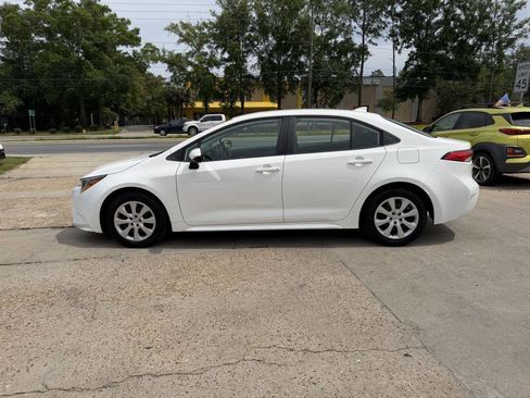 Used 2021 Toyota Corolla LE w/ Carpet Mat Package (TMS) FWD image 8