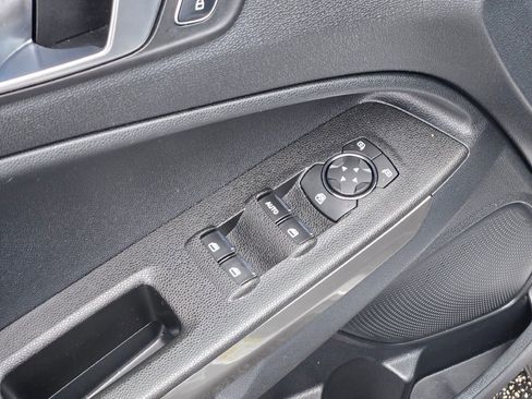 Used 2018 Ford EcoSport SE w/ SE Convenience Package image 18
