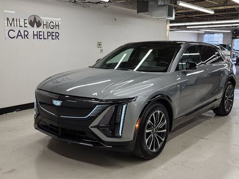 Used 2024 Cadillac Lyriq Sport image 9