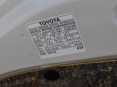 Used 2019 Toyota C-HR Limited FWD image 28