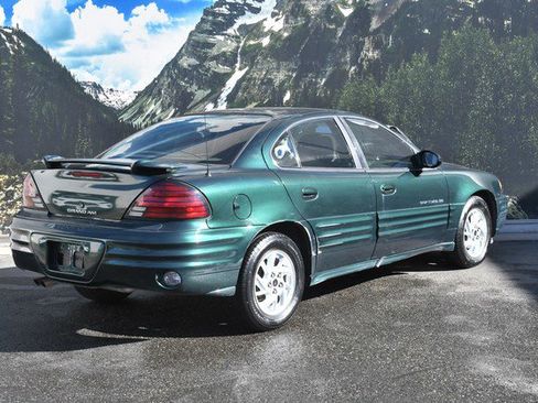 Used 2002 Pontiac Grand Am SE image 3