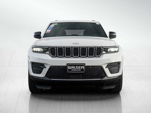 New 2025 Jeep Grand Cherokee Laredo w/ Luxury Tech Group I image 2