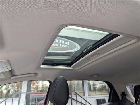 Used 2021 Ford EcoSport SE w/ SE Convenience Package image 8