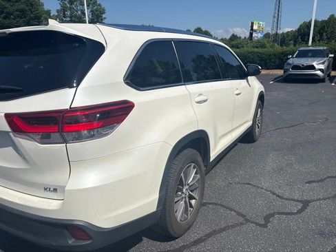 Used 2019 Toyota Highlander XLE FWD image 8