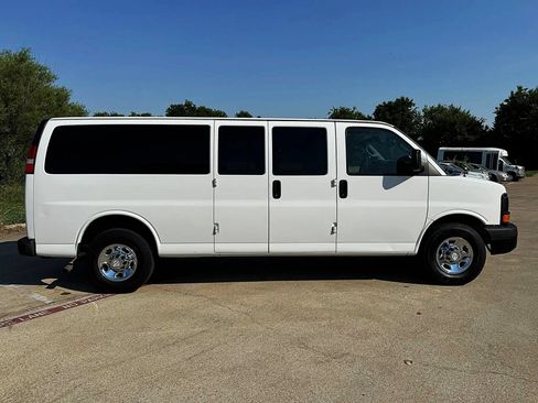 Used 2016 Chevrolet Express 3500 LS RWD image 3