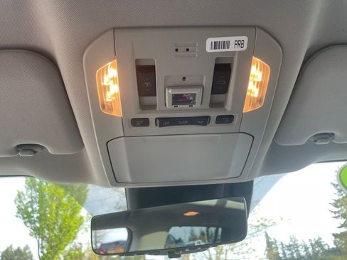 Used 2022 Toyota Highlander Platinum AWD/4WD image 23