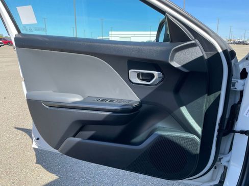 Used 2025 Kia K4 LXS image 18