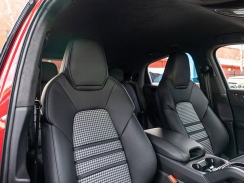 New 2026 Porsche Cayenne GTS image 36