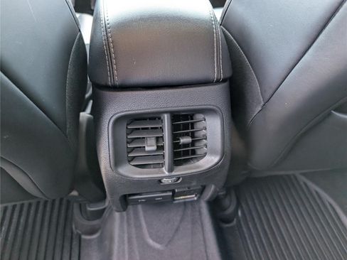 Used 2019 Jeep Cherokee Limited AWD/4WD image 20