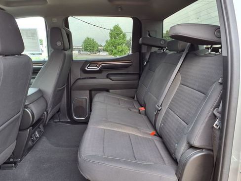 Used 2023 Chevrolet Silverado 1500 LT AWD/4WD image 17