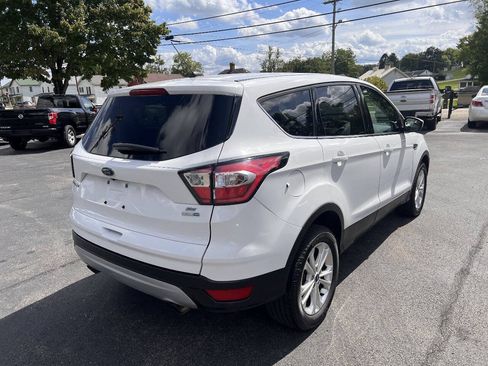Used 2017 Ford Escape SE w/ SE Cold Weather Package AWD/4WD image 4