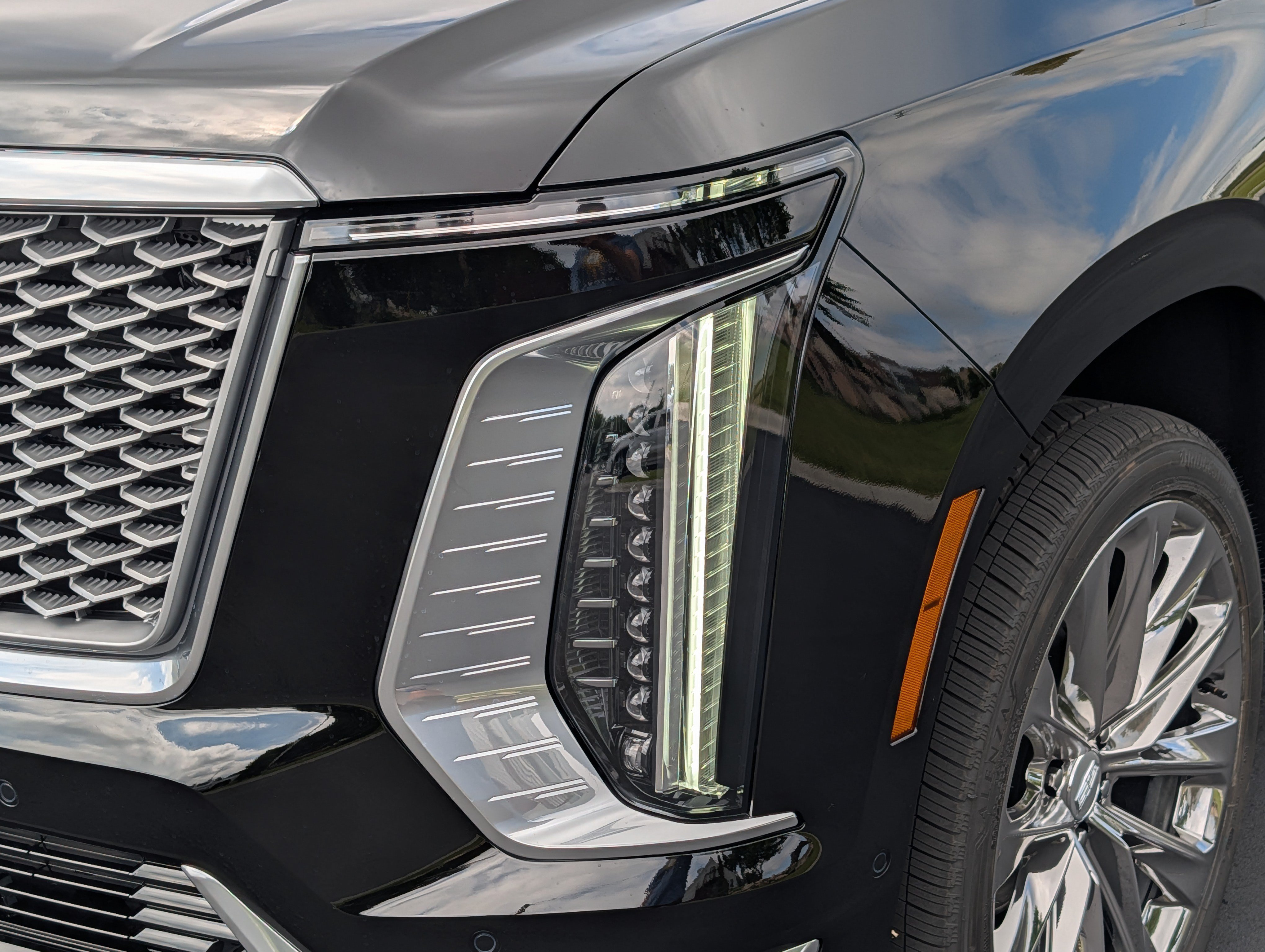 Used 2026 Cadillac Escalade ESV Platinum Luxury w/ LPO, Radiant Package AWD/4WD image 7