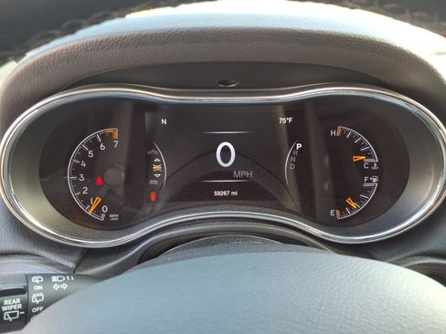 Used 2022 Jeep Grand Cherokee Laredo E image 10