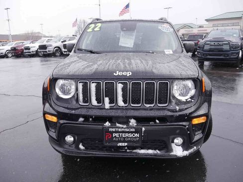 Used 2022 Jeep Renegade Latitude w/ Convenience Group AWD/4WD image 3