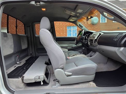 Used 2005 Toyota Tacoma PreRunner RWD image 30