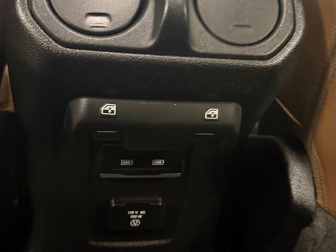 Used 2021 Jeep Wrangler Unlimited Sahara image 36