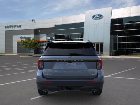 New 2026 Ford Explorer Active AWD/4WD image 5
