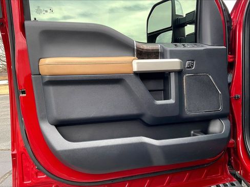 Used 2022 Ford F250 Lariat w/ Tremor Off-Road Package image 18