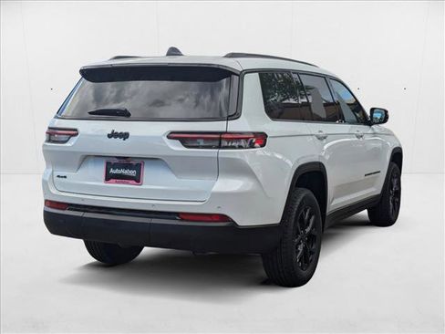 New 2025 Jeep Grand Cherokee L Laredo image 2