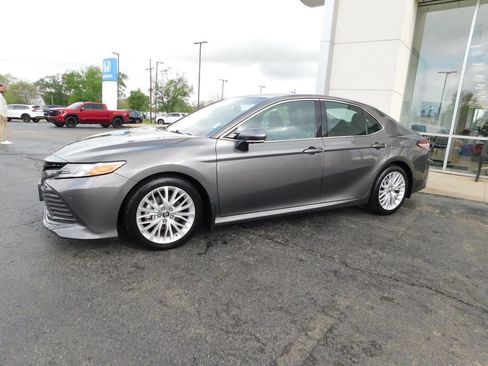 Used 2018 Toyota Camry XLE w/ Audio Package FWD image 7