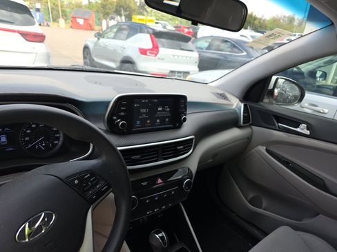 Used 2021 Hyundai Tucson SE FWD image 11