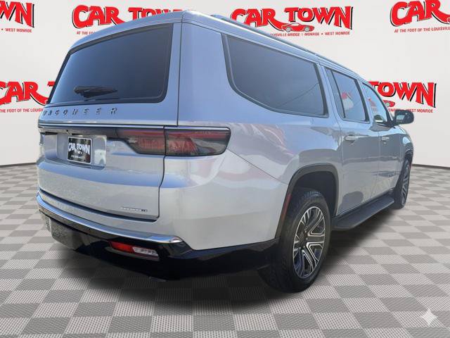 Used 2024 Jeep Wagoneer L Series II RWD image 7