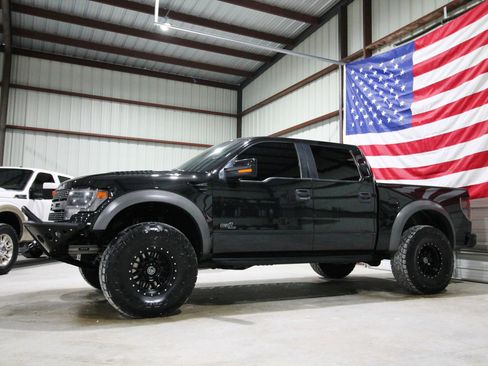 Used 2014 Ford F150 Raptor w/ Equipment Group 801A Luxury image 4