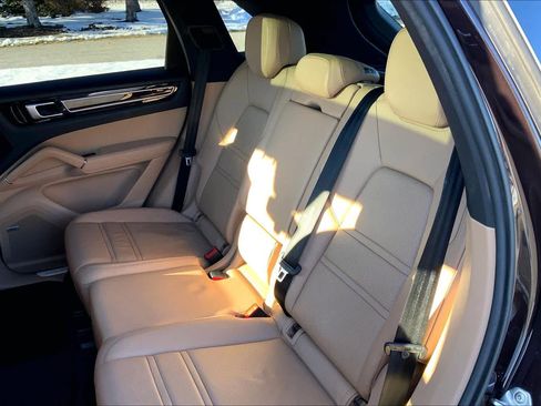 Used 2019 Porsche Cayenne image 20