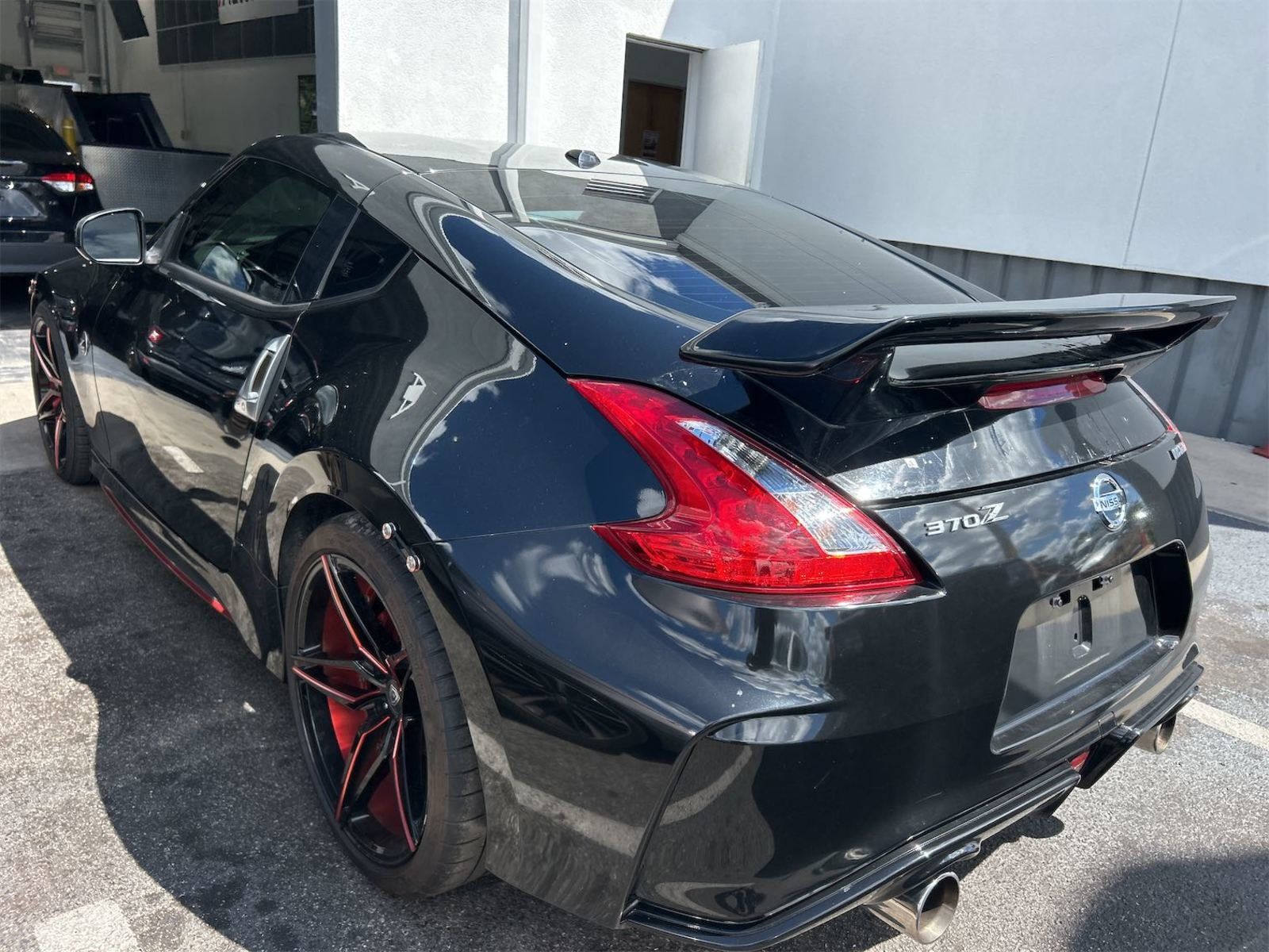 Used 2016 Nissan 370Z NISMO RWD image 5