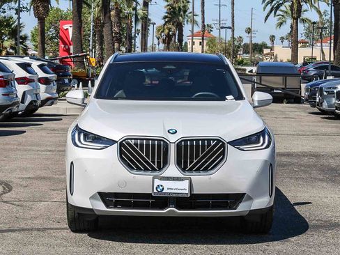 Certified 2025 BMW X3 xDrive30 AWD/4WD image 2