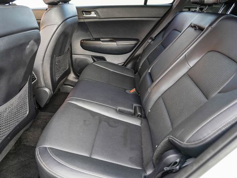 Used 2021 Kia Sportage S image 23