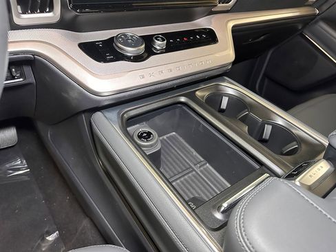 New 2026 Ford Expedition Active AWD/4WD image 37