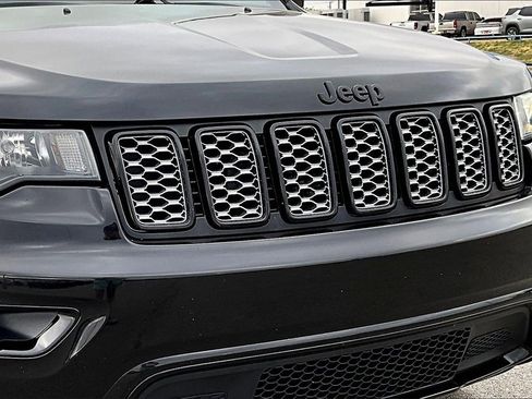 Used 2021 Jeep Grand Cherokee Laredo X image 26