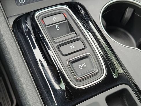 Used 2025 Honda Pilot Elite image 35