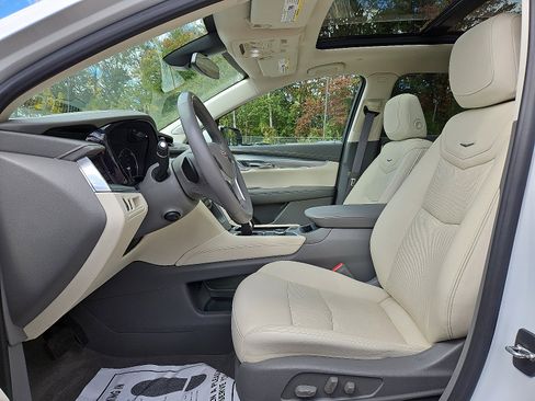 Used 2021 Cadillac XT5 Premium Luxury image 13