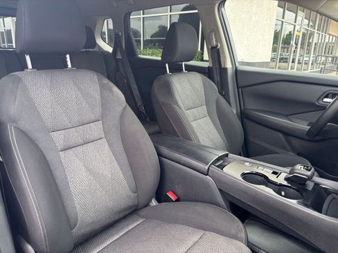 Used 2025 Nissan Rogue SV FWD image 38