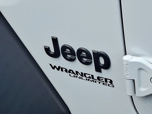 Used 2022 Jeep Wrangler Unlimited Sport AWD/4WD image 30