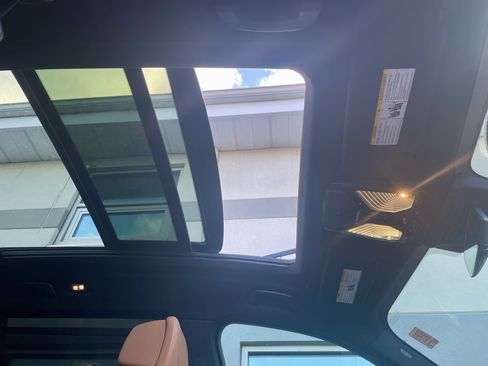 Used 2023 BMW X7 xDrive40i w/ M Sport Package image 17