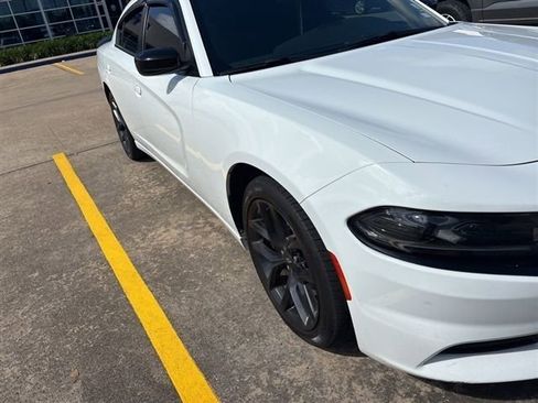 Used 2022 Dodge Charger SXT w/ Blacktop Package RWD image 7