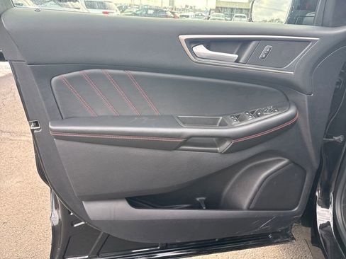 Used 2022 Ford Edge ST-Line image 10