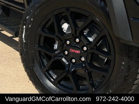 New 2026 GMC Canyon Denali w/ LPO, Denali Black Edition AWD/4WD image 9